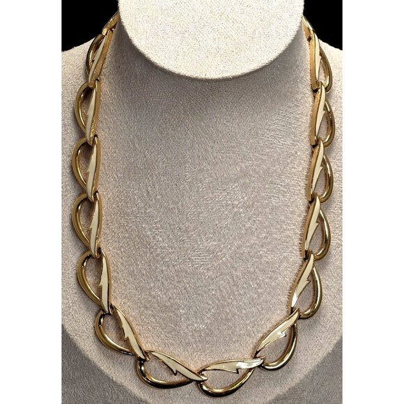 Vintage Monet Collar Necklace Ivory Enamel Gold Tone 17" Snap Close Clasp Classy - Picture 1 of 5